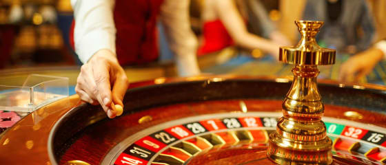 A mund ta mposhtin lojtarët shitësin e kazinosë live?